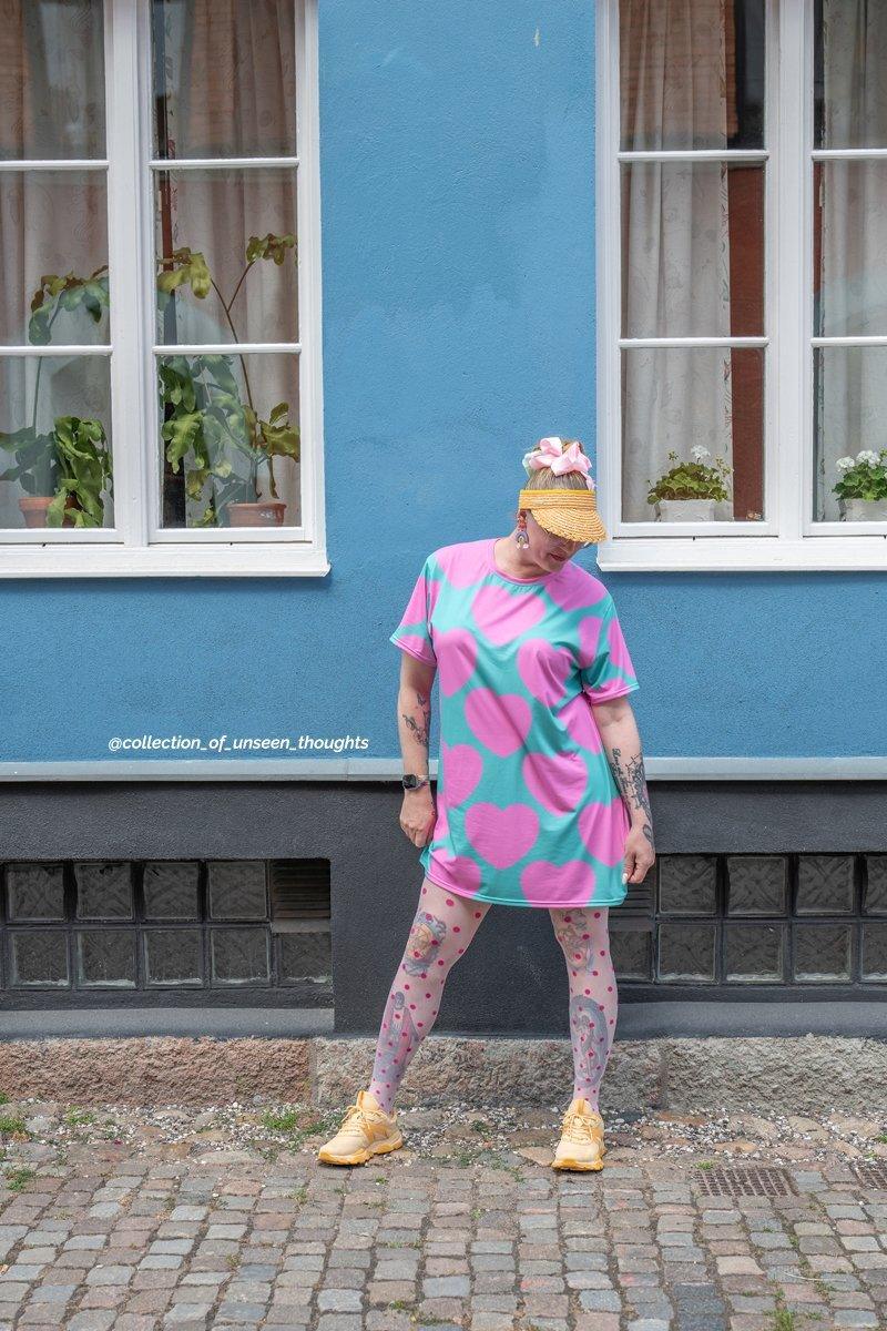 T-shirt dress - ELLIE LOVE pink mint - Bold heart print