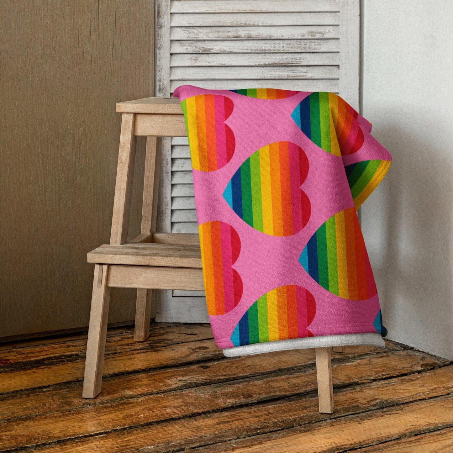 Towel - ELLIE LOVE rainbow pink - Bold Heart Print