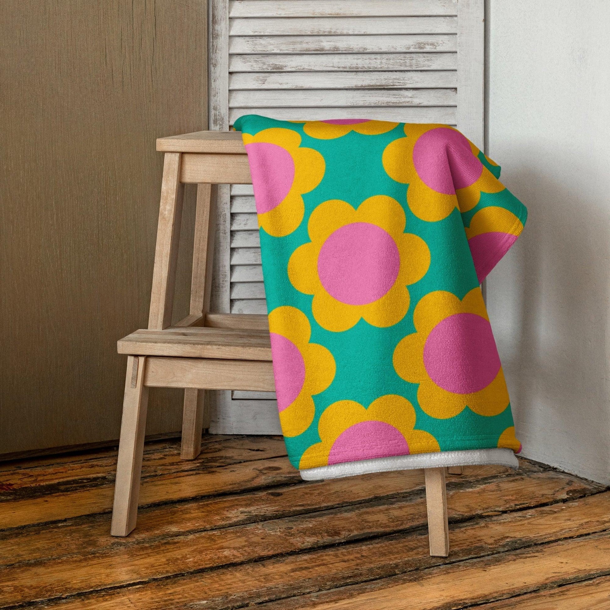 Towel - ELLIE - Classic Flower Print