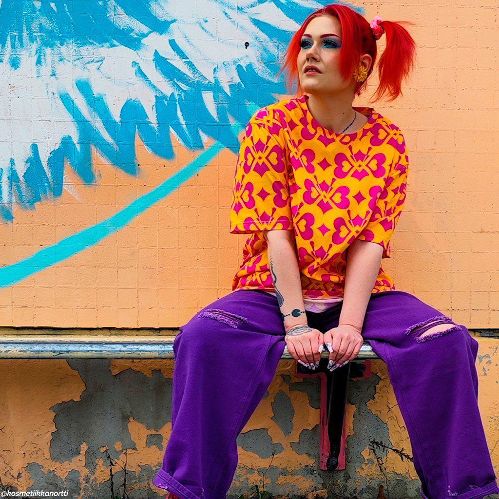 Organic Cotton T-Shirt - LOVE BUTTERFLY yellow pink