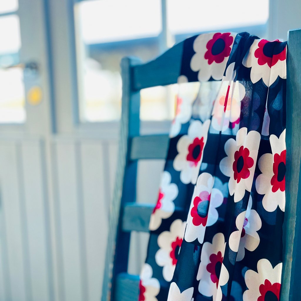 Scarf - FANCY BLOOM red white black - Pretty floral print